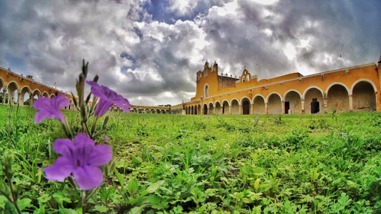 Buenosdias Izamal Bed & Breakfast Exterior photo